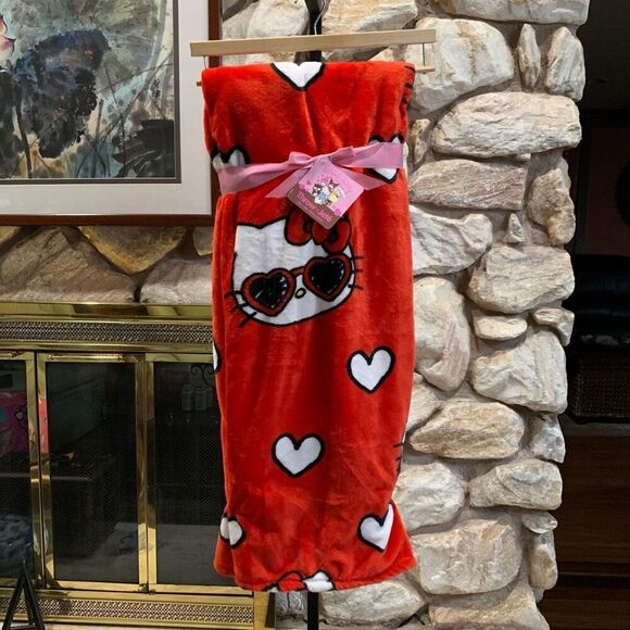 Hello kitty Valentine’s heart sunnglasses blanket